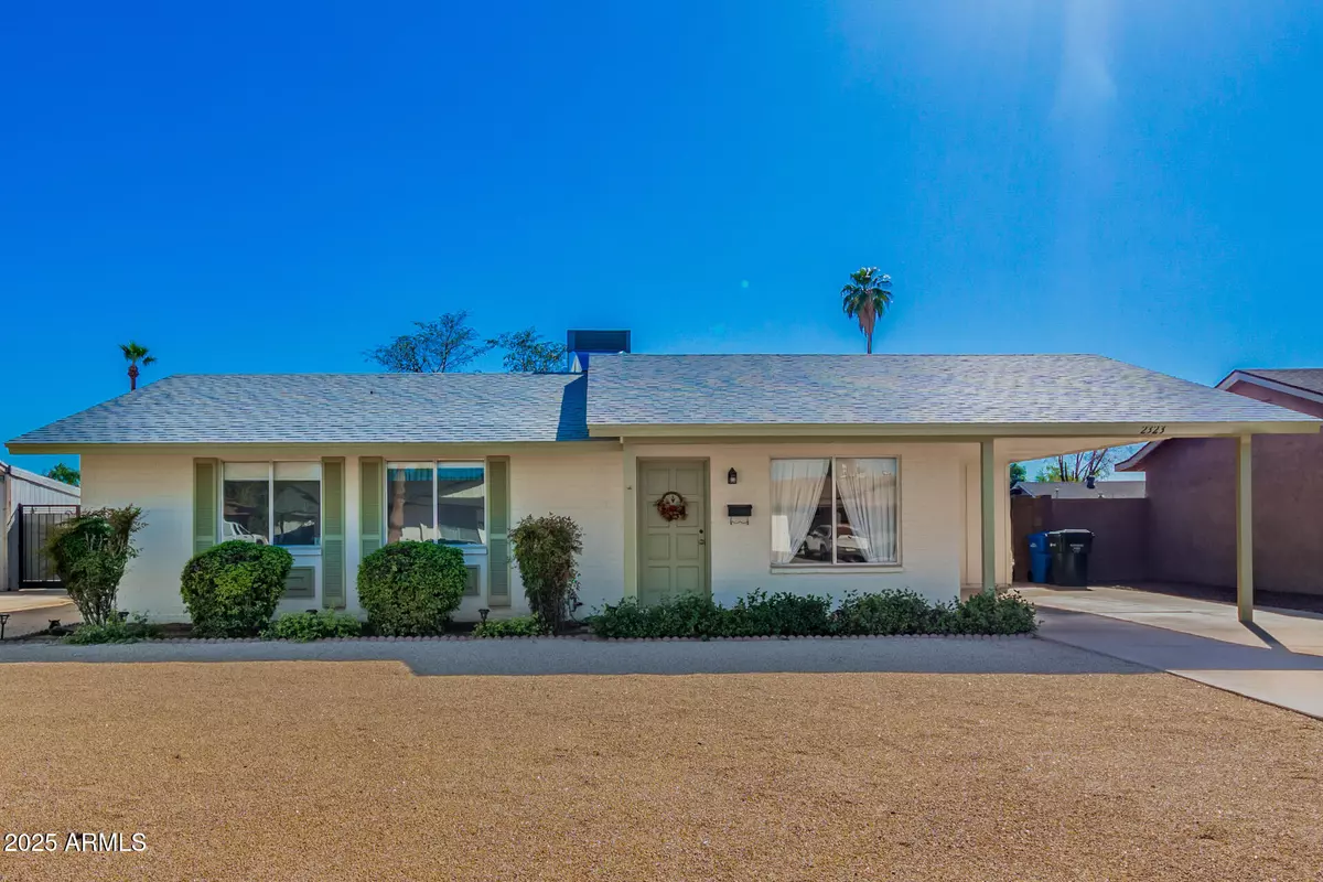 Phoenix, AZ 85029,2323 W SUNNYSIDE Avenue