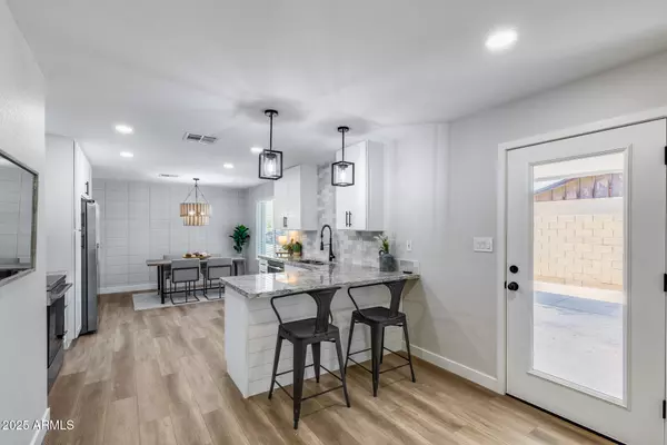 Tempe, AZ 85282,1605 E BROADMOR Drive