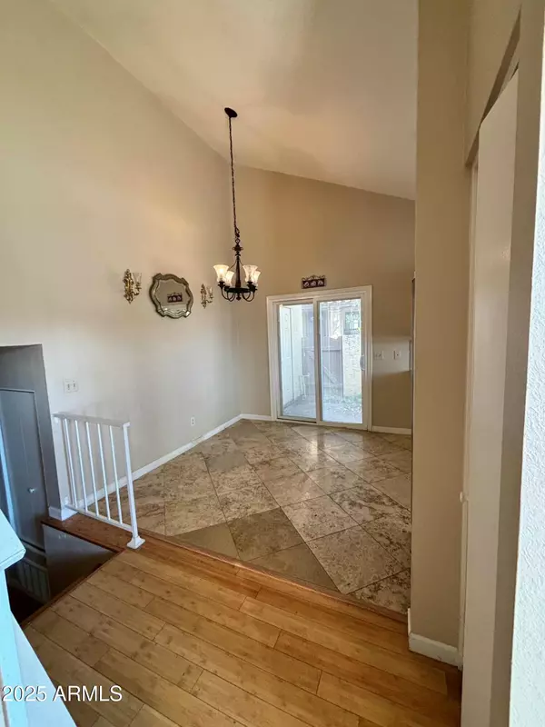 Scottsdale, AZ 85254,5704 E AIRE LIBRE Avenue #1018