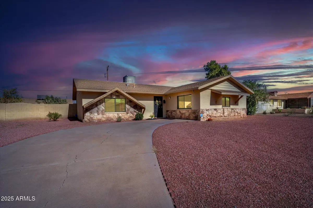 Phoenix, AZ 85033,6148 W FLOWER Street