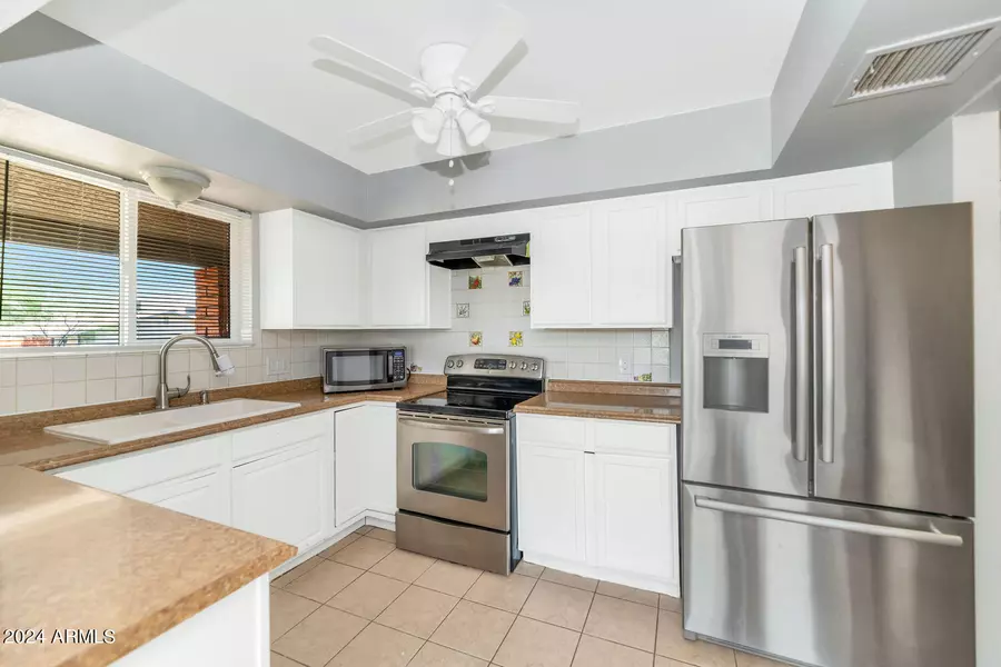 316 E VOGEL Avenue, Phoenix, AZ 85020