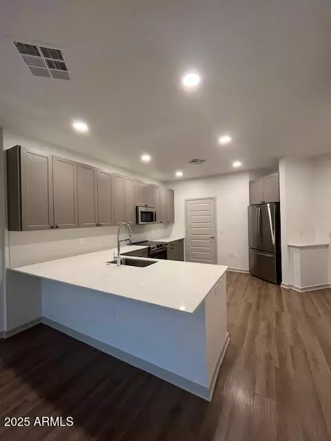 Gilbert, AZ 85233,1225 N ARIZONA Avenue #A3