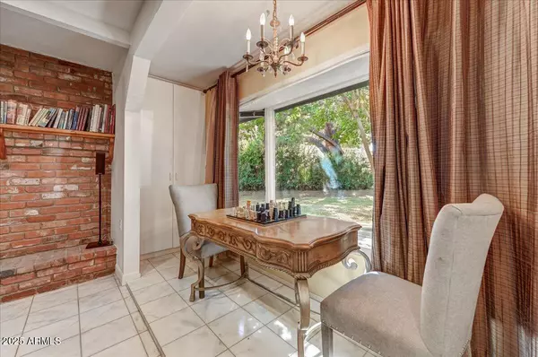 Phoenix, AZ 85021,8001 N 14TH Avenue