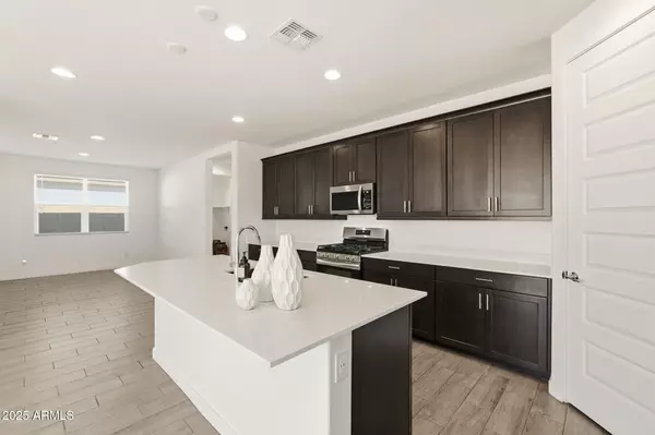 San Tan Valley, AZ 85143,4342 E ENMARK Drive