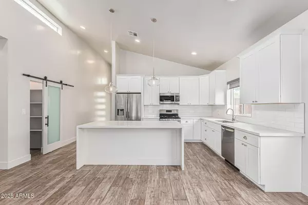 Phoenix, AZ 85014,1005 E WELDON Avenue