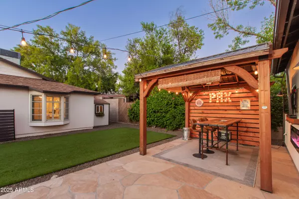 Phoenix, AZ 85018,4245 E EARLL Drive