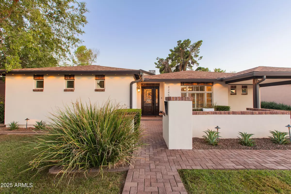 Phoenix, AZ 85018,4245 E EARLL Drive