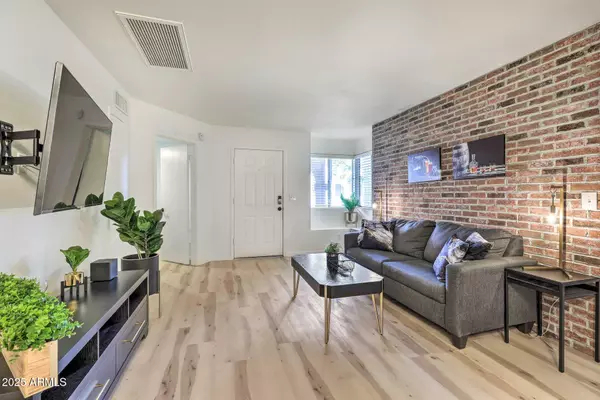 Chandler, AZ 85225,726 S NEBRASKA Street #148