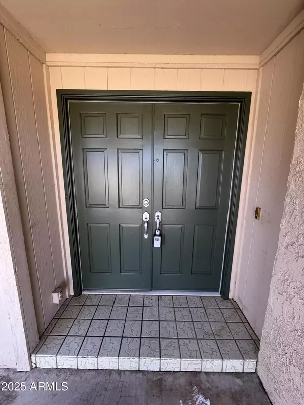 Glendale, AZ 85304,5021 W MERCER Lane