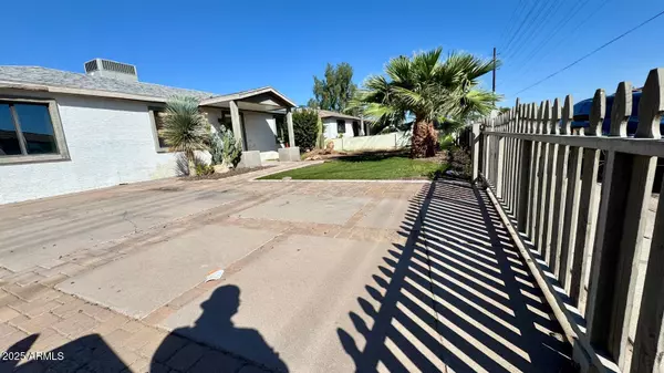 Phoenix, AZ 85051,3010 W NORTHERN Avenue