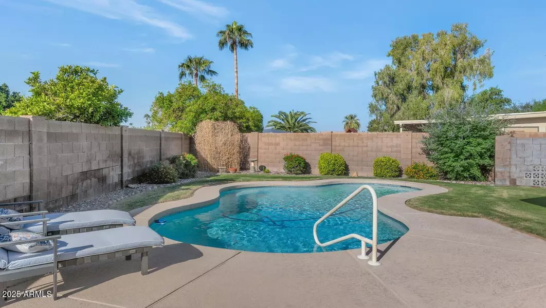 9169 W LISBON Lane, Peoria, AZ 85381