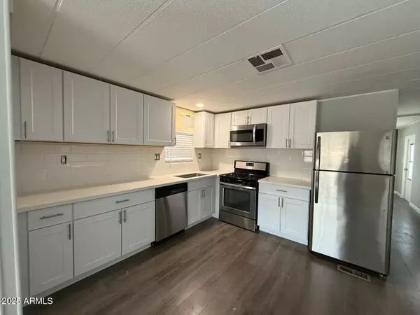 303 S Recker Road #200, Mesa, AZ 85206