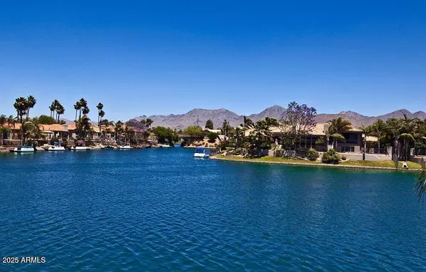 10080 E MOUNTAIN VIEW LAKE Drive #138, Scottsdale, AZ 85258