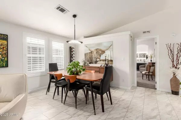 Apache Junction, AZ 85119,3301 S GOLDFIELD Road #2004