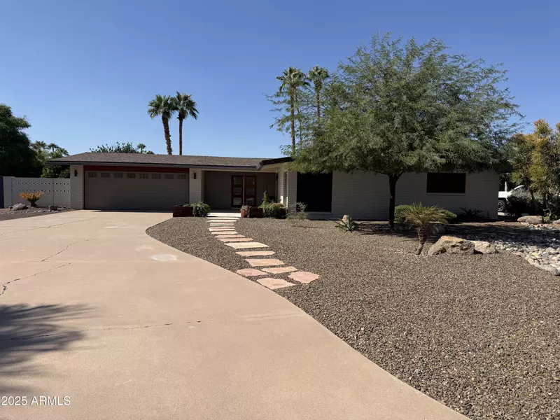 202 N FLORENCE Avenue, Litchfield Park, AZ 85340