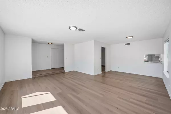 Phoenix, AZ 85022,1814 E CROCUS Drive