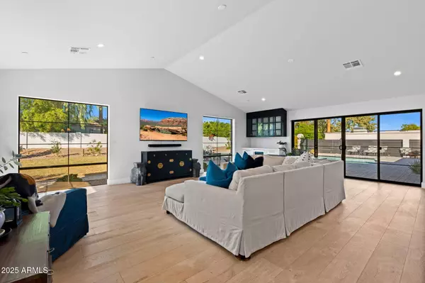 Paradise Valley, AZ 85253,3842 E SAN MIGUEL Avenue