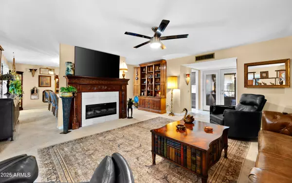 18835 N MAYAN Drive, Sun City, AZ 85373