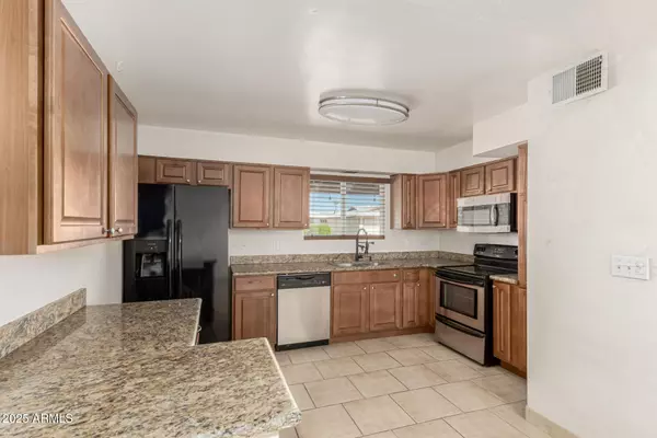 Phoenix, AZ 85019,3823 W LAWRENCE Road