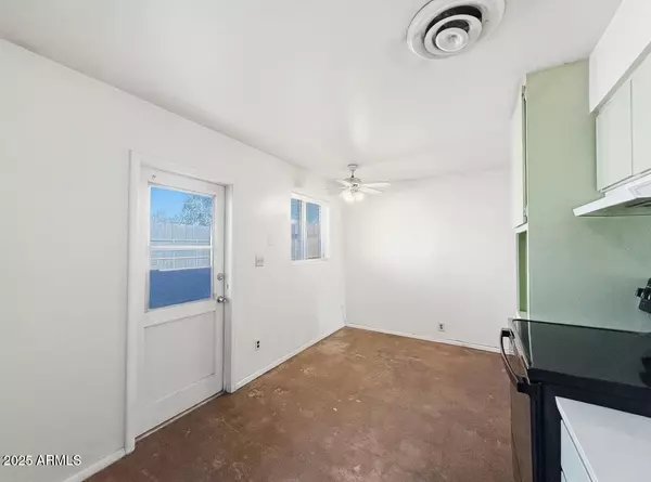 Phoenix, AZ 85020,513 E Hatcher Road #9