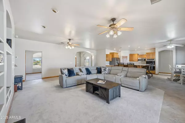 Wickenburg, AZ 85390,21280 W VISTA ROYALE Drive