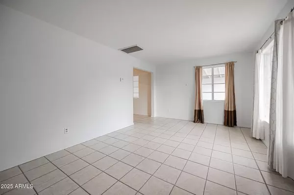 Phoenix, AZ 85020,9430 N 11TH Place