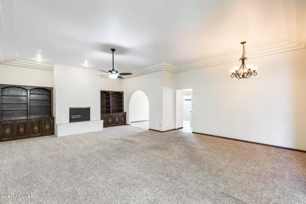 Phoenix, AZ 85014,6142 N 13TH Street