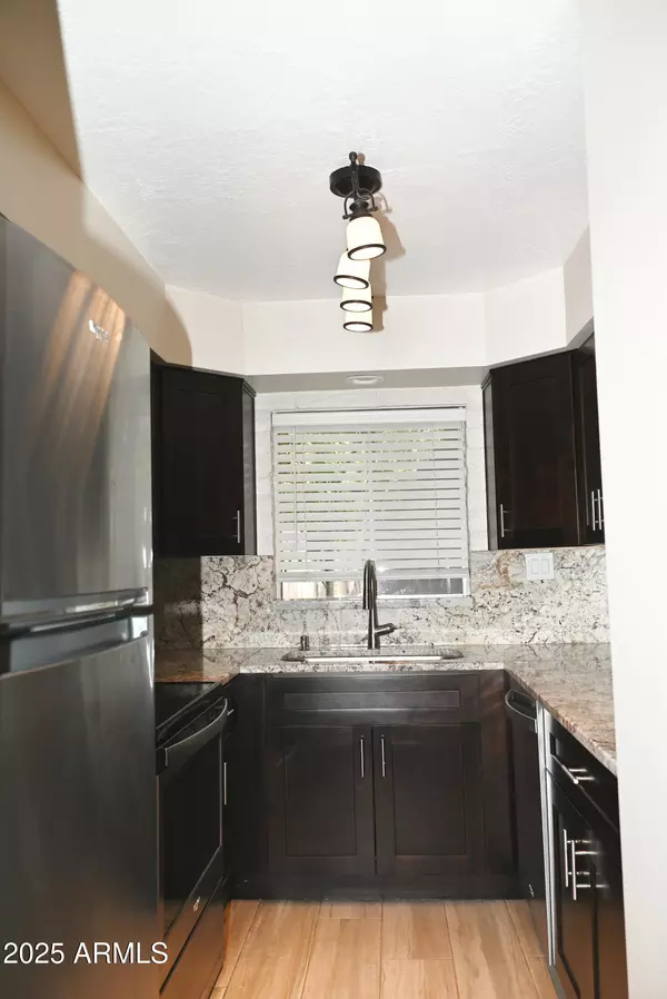 Phoenix, AZ 85018,3066 N 32nd Street #373