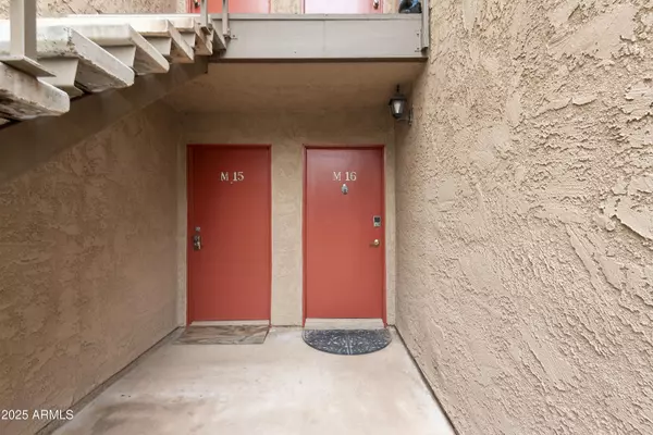 Phoenix, AZ 85018,5525 E THOMAS Road #M16