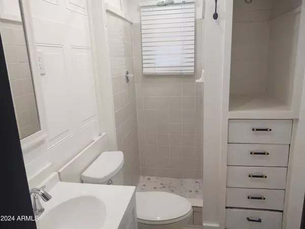 Phoenix, AZ 85016,1625 E Pinchot Avenue