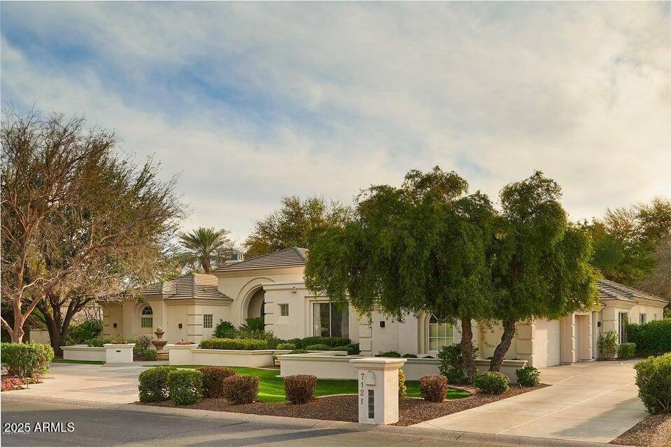 Paradise Valley, AZ 85253,7121 E FOOTHILL Drive