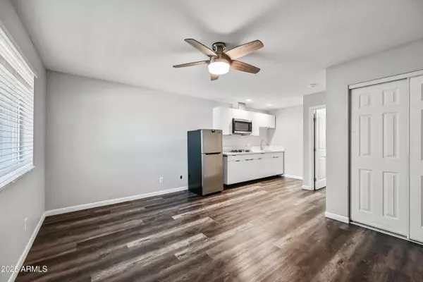 Phoenix, AZ 85018,3025 N 32nd Street #60
