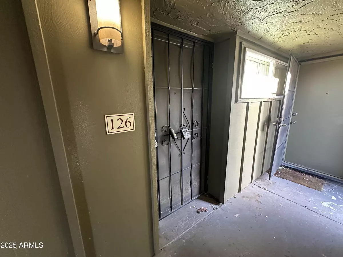 Phoenix, AZ 85015,1701 W TUCKEY Lane #126