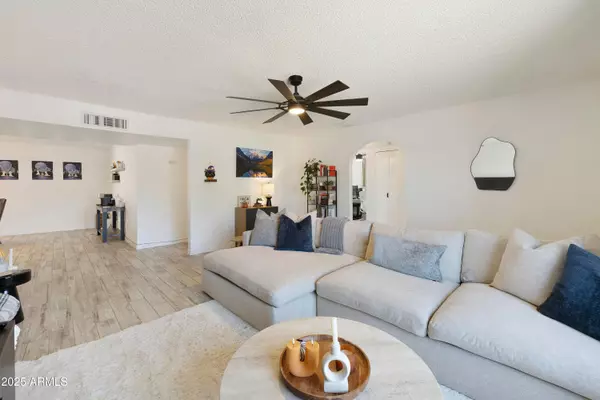Phoenix, AZ 85027,18821 N 17TH Avenue