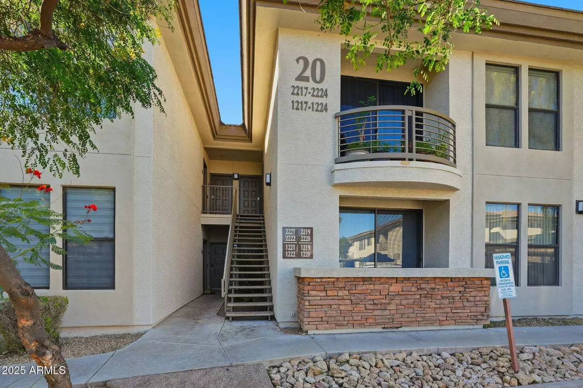 Phoenix, AZ 85054,6900 E PRINCESS Drive #2220