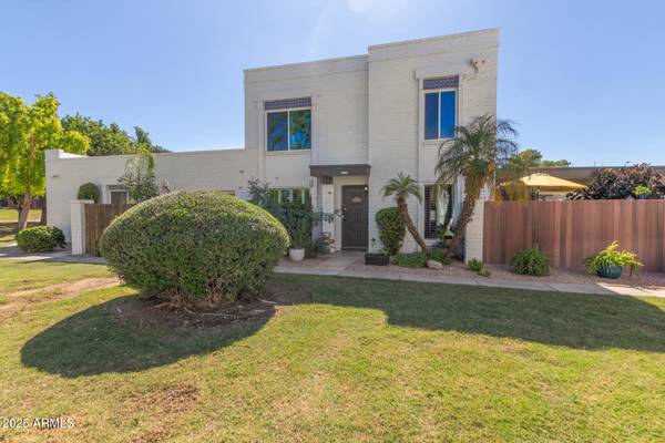 Phoenix, AZ 85022,13233 N 3RD Place #13B