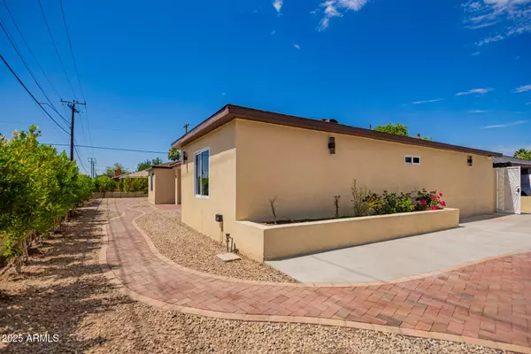 Phoenix, AZ 85007,701 W WINDSOR Avenue