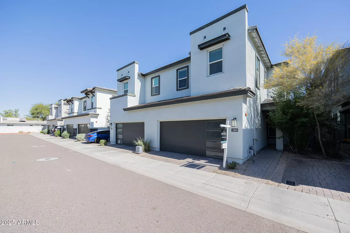 Phoenix, AZ 85018,3045 N 37TH Way
