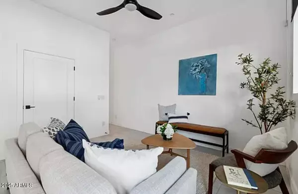 Phoenix, AZ 85018,3107 N 39TH Street #9