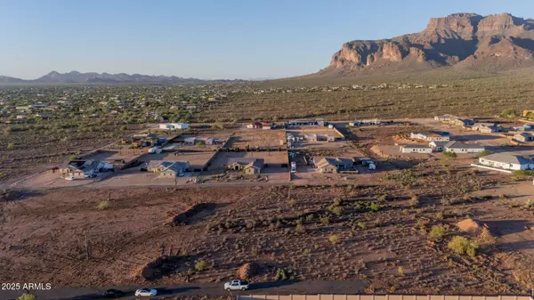 Apache Junction, AZ 85119,0 E TBD-Lot 4 --