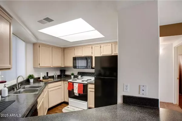 Phoenix, AZ 85022,1550 E THUNDERBIRD Road #B2