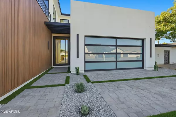 Phoenix, AZ 85018,4234 N 42ND Place