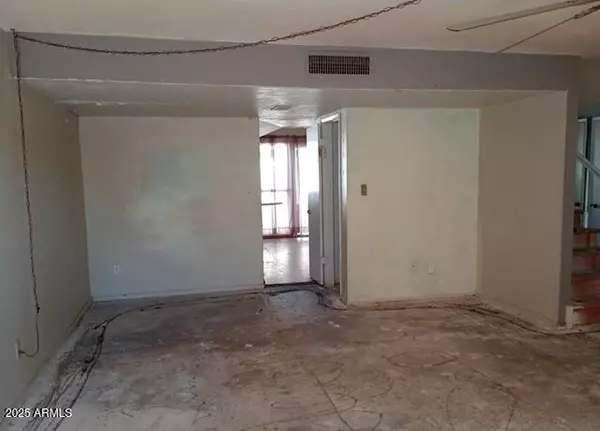 Phoenix, AZ 85015,1718 W MARLETTE Avenue