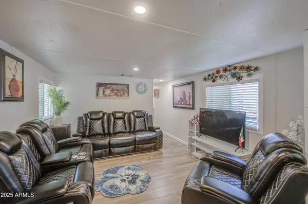 Phoenix, AZ 85022,1304 E Bell Road #43