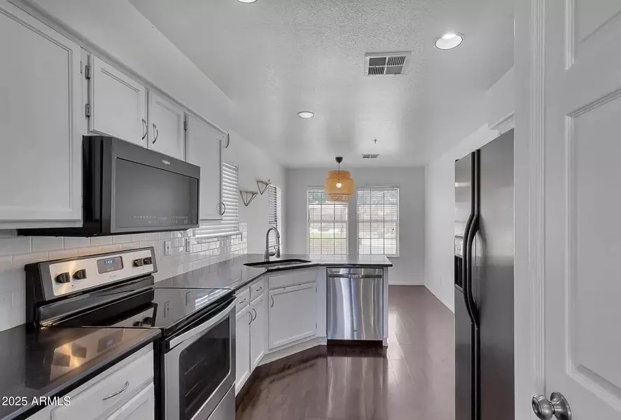 8824 E MESCAL Street, Scottsdale, AZ 85260