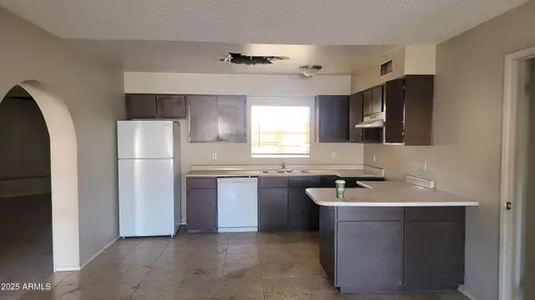 Phoenix, AZ 85035,7135 W CAMBRIDGE Avenue