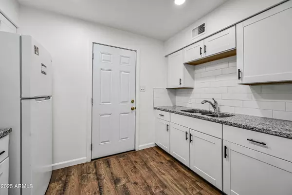 Mesa, AZ 85201,430 W 3RD Street #12