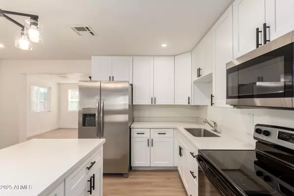 Phoenix, AZ 85041,4013 W NANCY Lane
