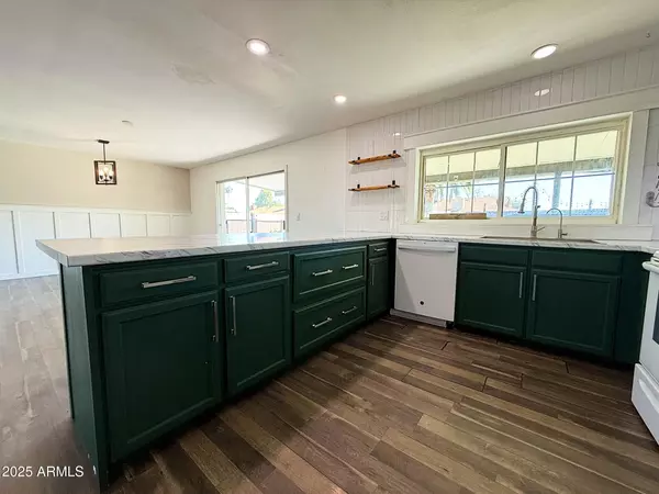 Glendale, AZ 85304,4823 W MERCER Lane