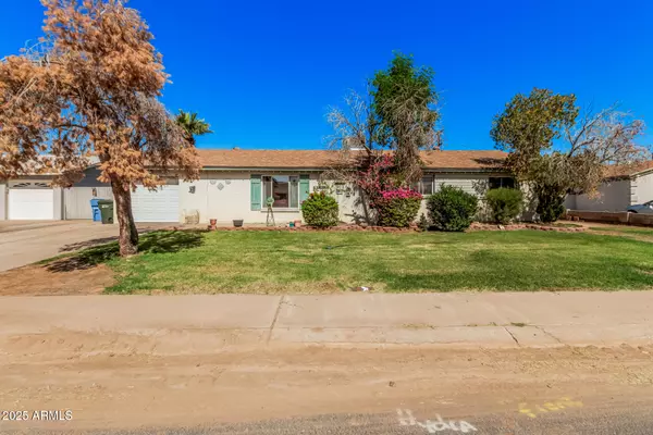 5858 W MINNEZONA Avenue, Phoenix, AZ 85031